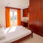 Sunny's Side Apartment *